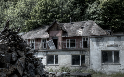 Healing-water bottle filling station